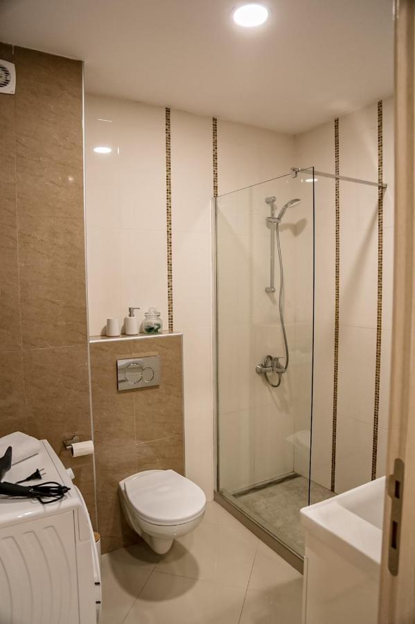 Miha Apartment Belgrad Exteriör bild