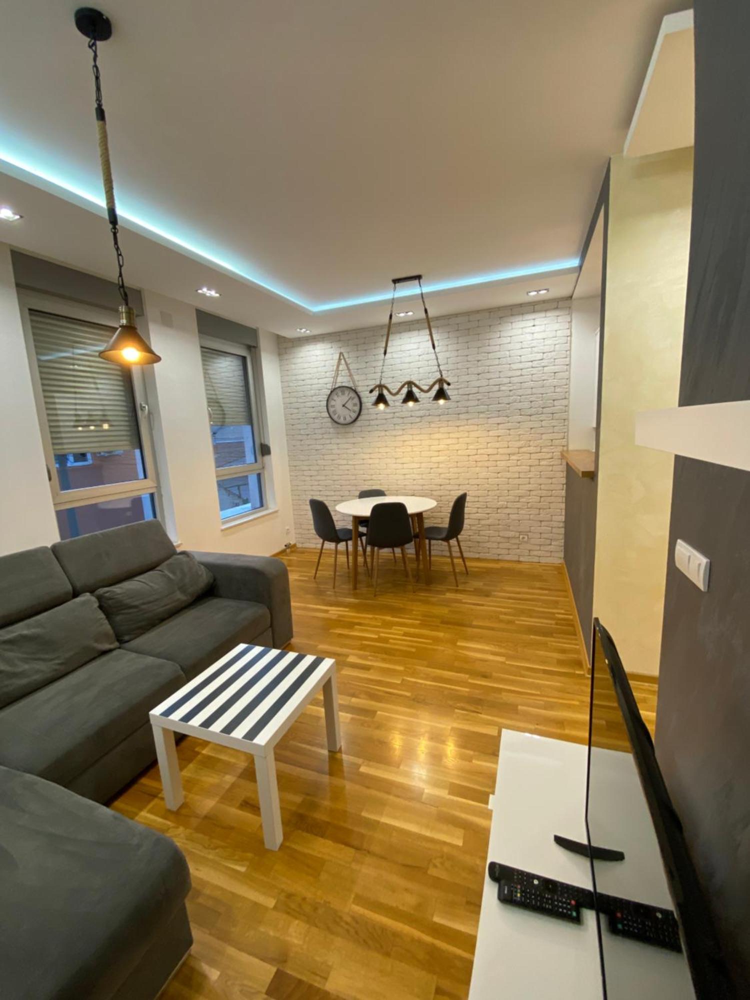 Miha Apartment Belgrad Exteriör bild